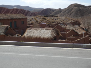 Vesnice u cesty, Bolívie